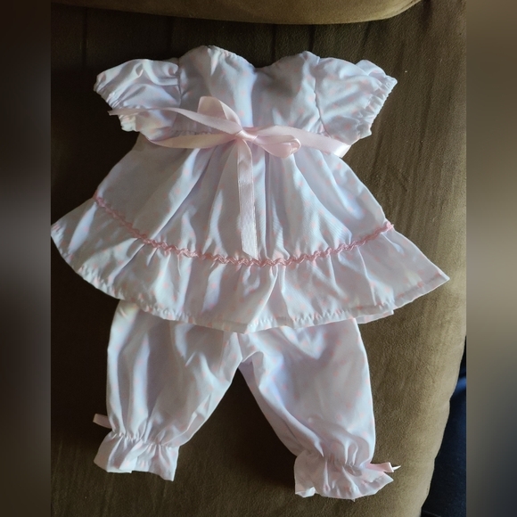 EUC 18" doll 2-piece outfit Top has velcro closing - Picture 4 of 5